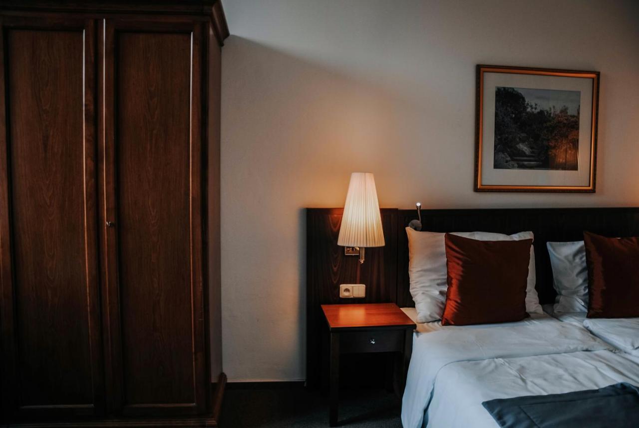 B&B Hotel Praha Нови-Їчін Екстер'єр фото