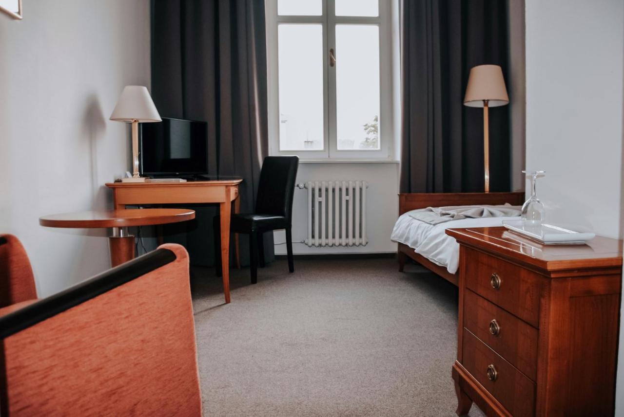 B&B Hotel Praha Нови-Їчін Екстер'єр фото