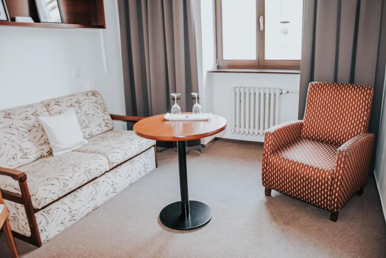 B&B Hotel Praha Нови-Їчін Екстер'єр фото