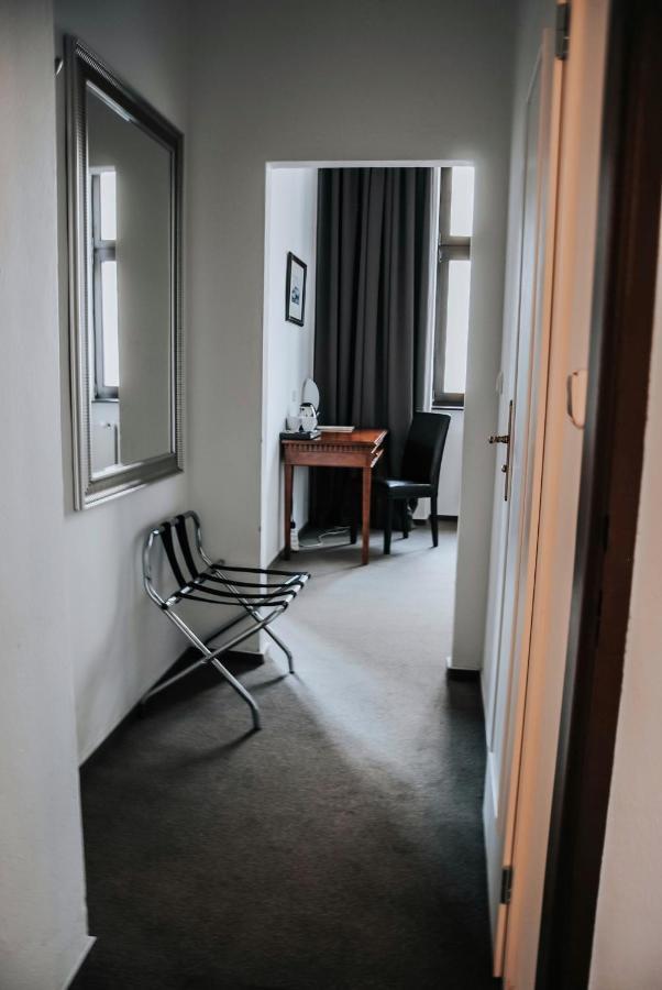 B&B Hotel Praha Нови-Їчін Екстер'єр фото