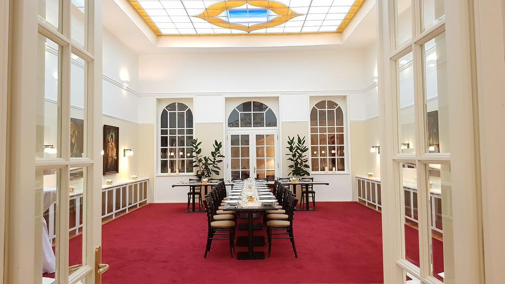B&B Hotel Praha Нови-Їчін Екстер'єр фото
