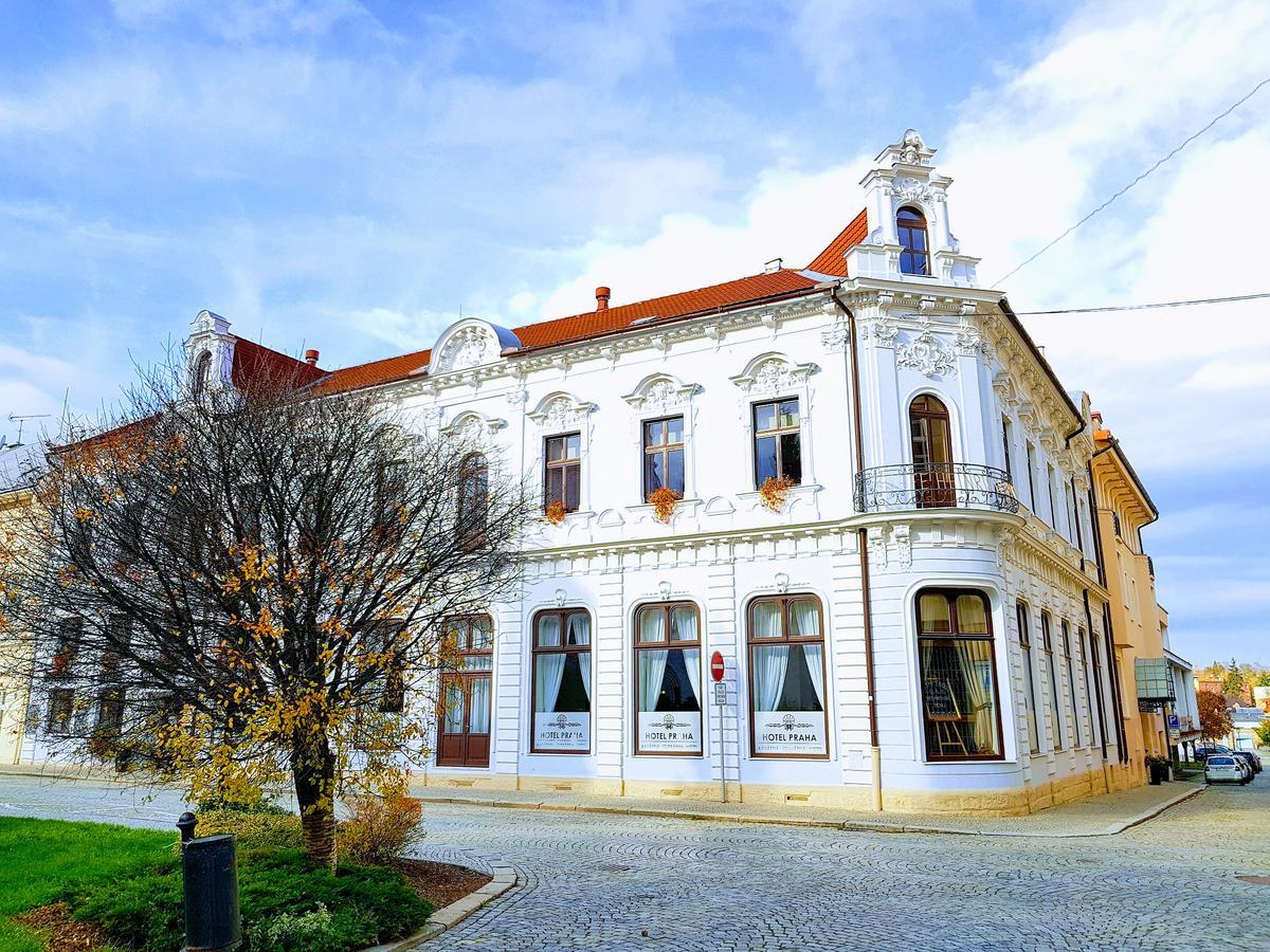 B&B Hotel Praha Нови-Їчін Екстер'єр фото