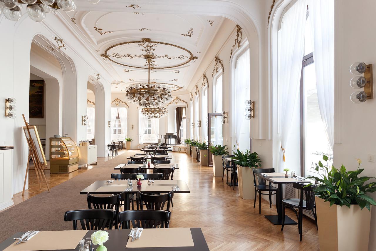 B&B Hotel Praha Нови-Їчін Екстер'єр фото